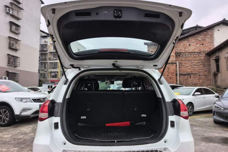 Used Haval H2 2018 Blue Label 1.5T Manual Two-Wheel Drive Luxury Model Trunk