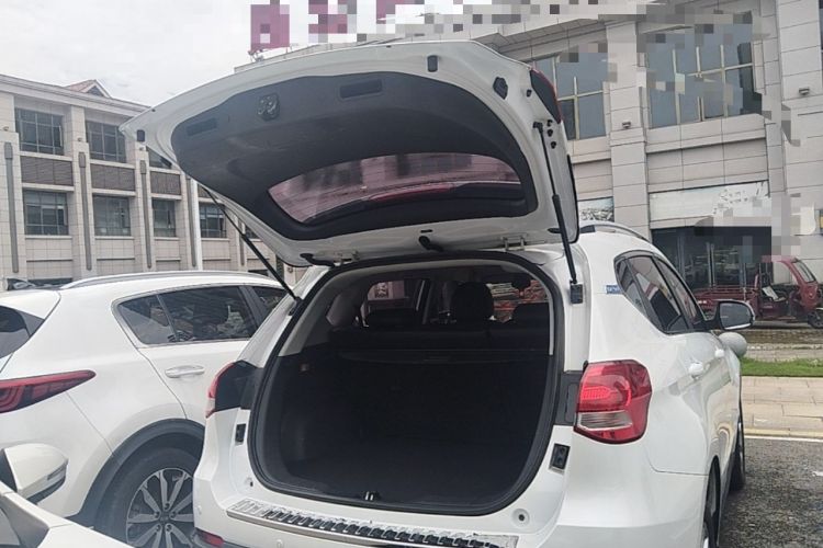 Used Haval H2 2018 Blue-Label 1.5T Dual-Clutch Two-Wheel-Drive Luxury Model Trunk