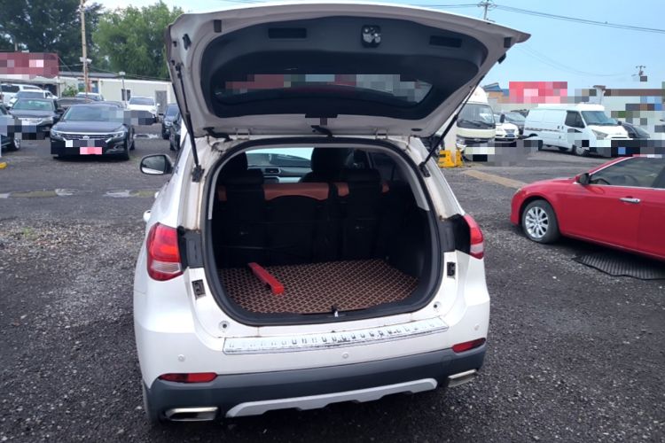 Used Haval H2 2018 Chuanxiang Edition Blue Badge 1.5T Dual-Clutch Two-Wheel Drive Fashionable Model Trunk