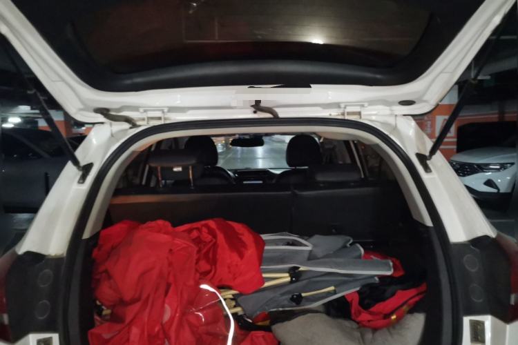 Used Haval H2 2018 Red-Label 1.5T Dual-Clutch Two-Wheel-Drive Luxury Model Trunk