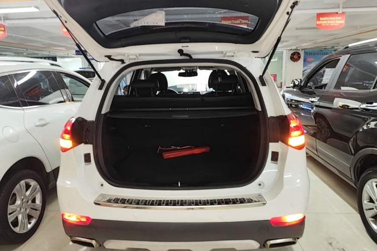 Used Haval H2 2018 Blue-Label 1.5T Dual-Clutch Two-Wheel-Drive Luxury Model Trunk