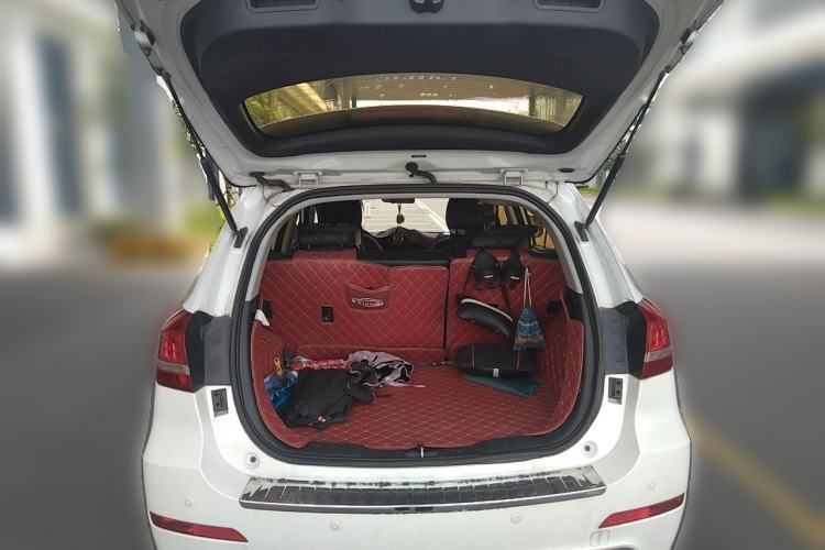 Used Haval H2 2018 Red-Label 1.5T Dual-Clutch Two-Wheel-Drive Luxury Model Trunk
