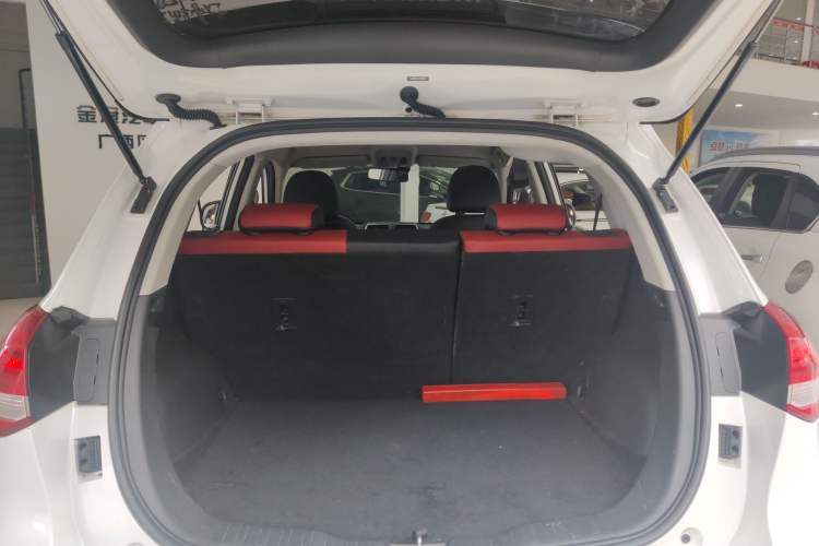 Used Haval H2 2018 Blue Label 1.5T Manual Two-Wheel Drive Elite Model Trunk