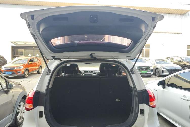 Used Haval H2 2018 Blue-Label 1.5T Dual-Clutch Two-Wheel-Drive Luxury Model Trunk