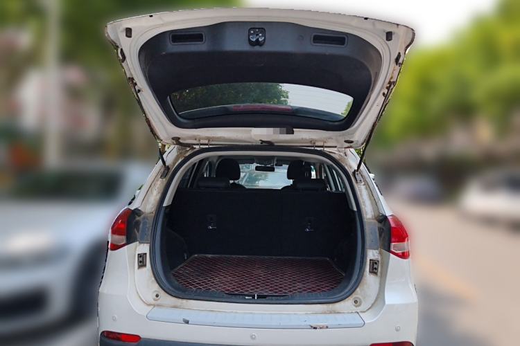 Used Haval H2 2018 1.5T Dual-Clutch Two-Wheel Drive Fashion Model China VI Standard Trunk