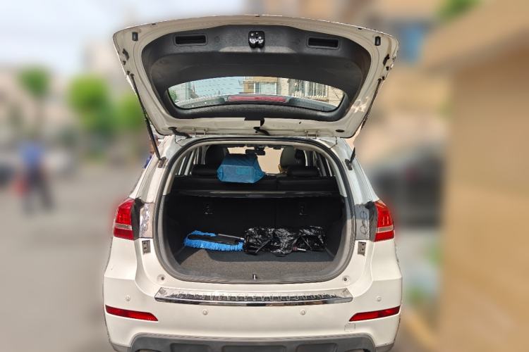 Used Haval H2 2018 Red-Label 1.5T Dual-Clutch Two-Wheel-Drive Luxury Model Trunk