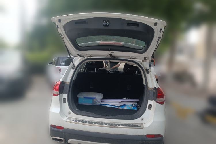 Used Haval H2 2018 Chuanxiang Edition Blue Badge 1.5T Manual Two-Wheel Drive Fashionable Model Trunk