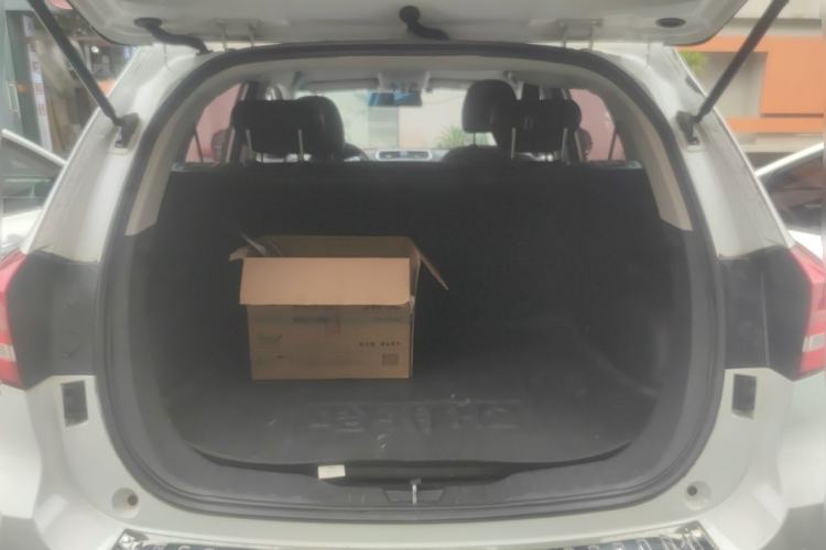 Used Haval H2 2018 Red-Label 1.5T Dual-Clutch Two-Wheel-Drive Luxury Model Trunk