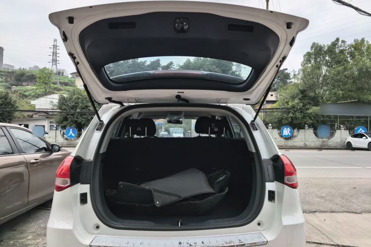 Used Haval H2 2018 Chuanxiang Edition Blue Badge 1.5T Dual-Clutch Two-Wheel Drive Fashionable Model Trunk