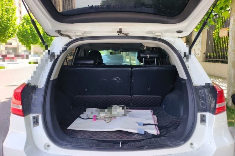 Used Haval H2 2018 1.5T Dual-Clutch Two-Wheel Drive Fashion Model China VI Standard Trunk