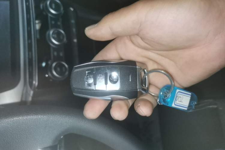 Used Haval H2 2018 1.5T Dual-Clutch Two-Wheel Drive Fashion Model China VI Standard Vehicle Key
