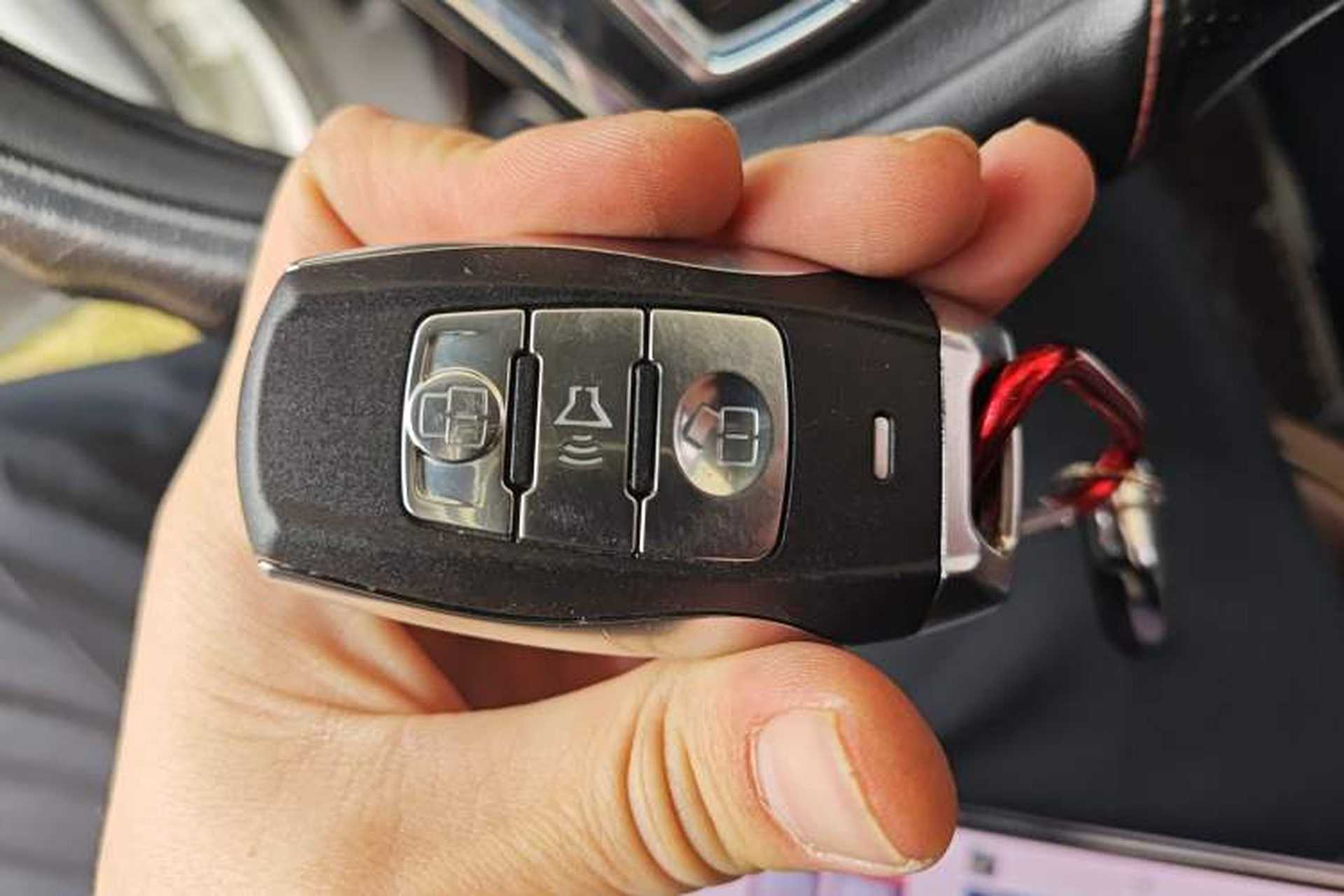 Used Haval H2 2018 Chuanxiang Edition Red Badge 1.5T Dual-Clutch Two-Wheel Drive Fashionable Model Vehicle Key