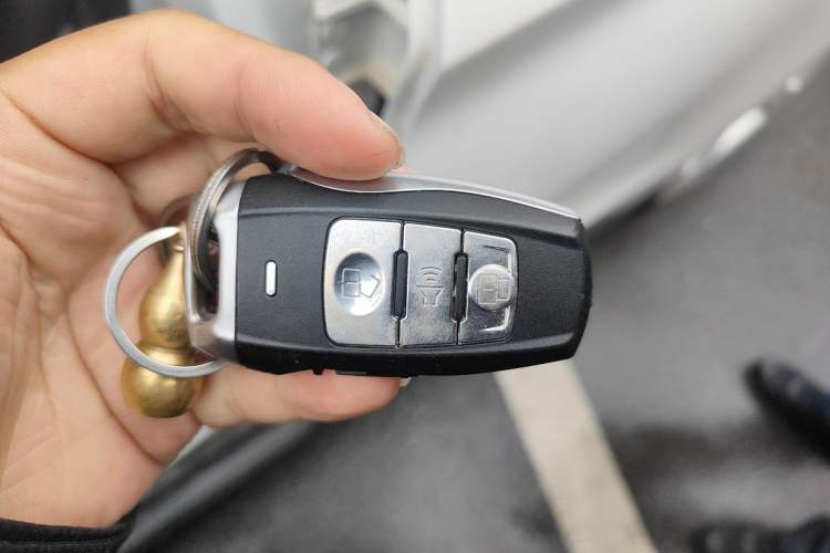Used Haval H2 2018 Chuanxiang Edition Red Badge 1.5T Manual Two-Wheel Drive Fashionable Model Vehicle Key