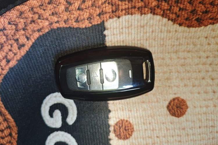 Used Haval H2 2018 Chuanxiang Edition 1.5T Dual-Clutch Two-Wheel Drive ZhiShang Model China V Standard Vehicle Key