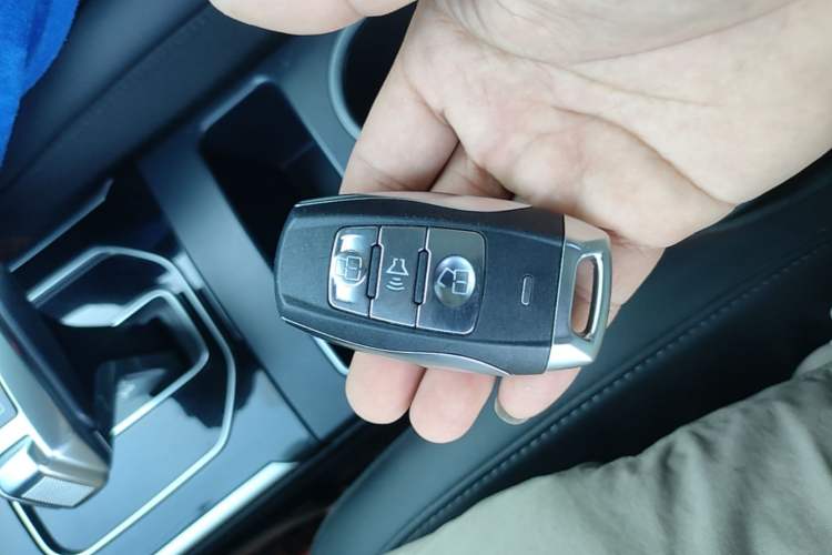 Used Haval H2 2018 Red-Label 1.5T Dual-Clutch Two-Wheel-Drive Luxury Model Vehicle Key