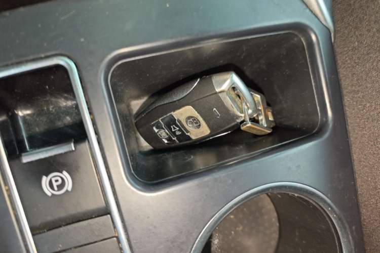 Used Haval H2 2018 1.5T Dual-Clutch Two-Wheel Drive Fashion Model China VI Standard Vehicle Key