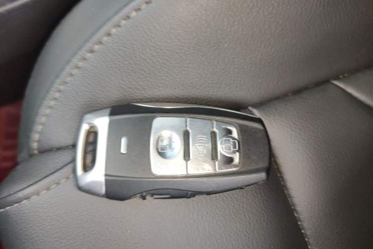 Used Haval H2 2018 Chuanxiang Edition Red Badge 1.5T Dual-Clutch Two-Wheel Drive Fashionable Model Vehicle Key