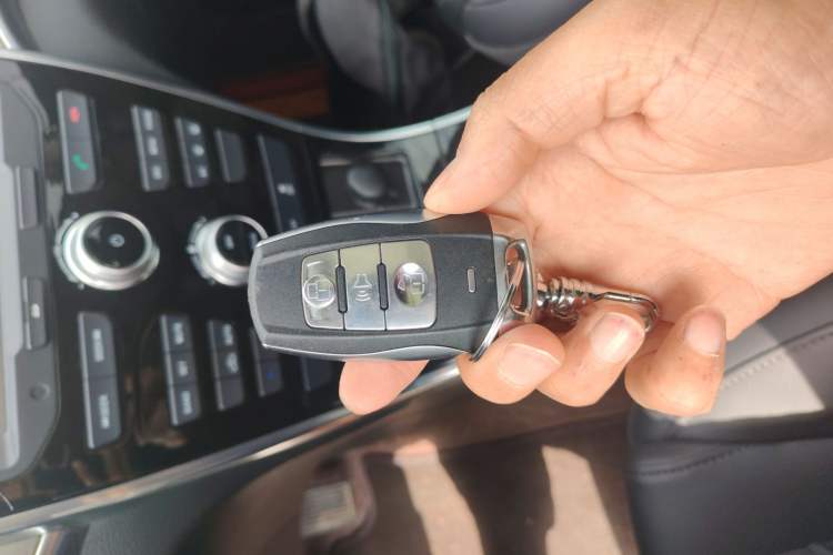 Used Haval H2 2018 1.5T Dual-Clutch Two-Wheel Drive Fashion Model China VI Standard Vehicle Key