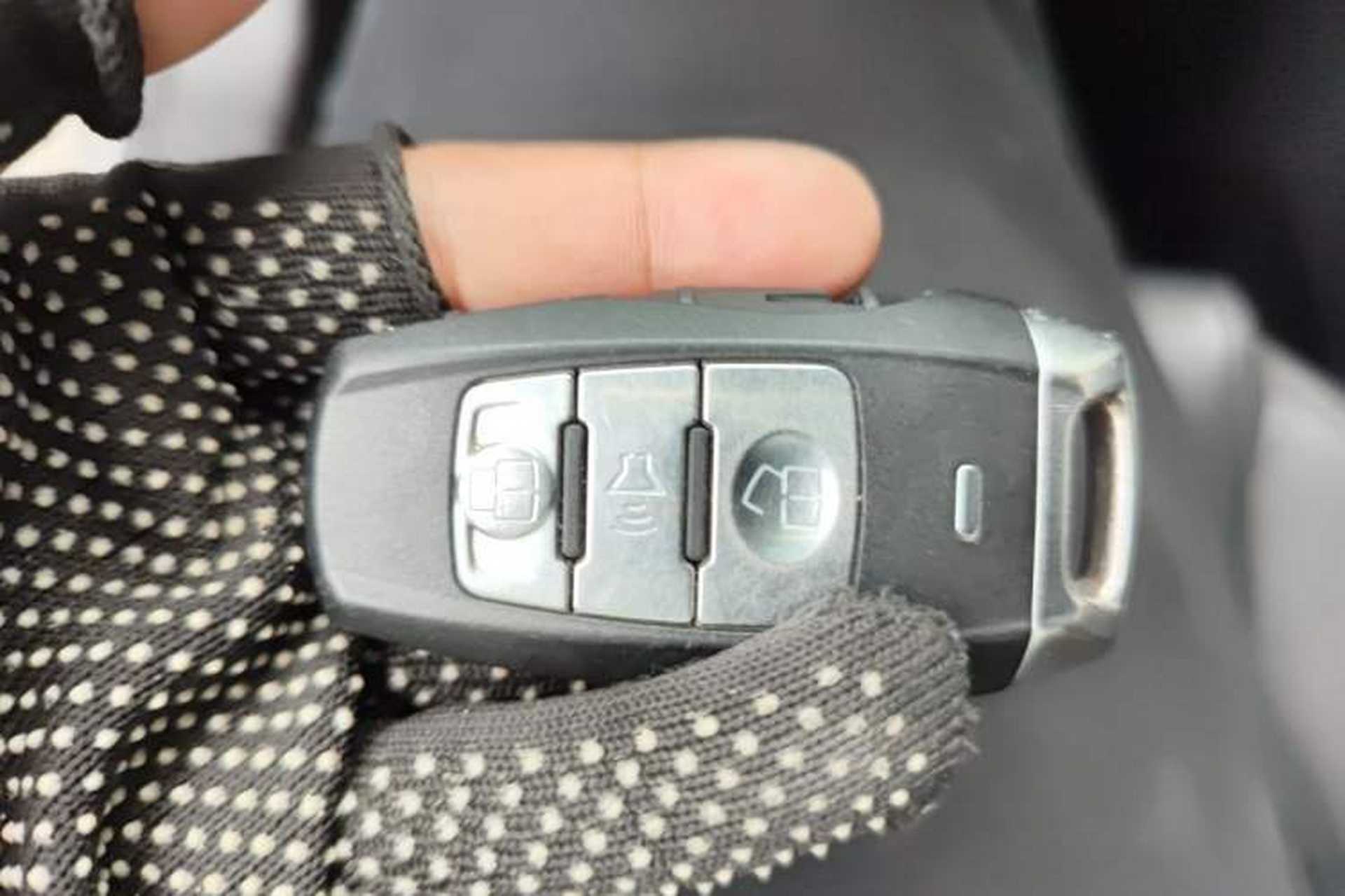 Used Haval H2 2018 Red-Label 1.5T Dual-Clutch Two-Wheel-Drive Luxury Model Vehicle Key