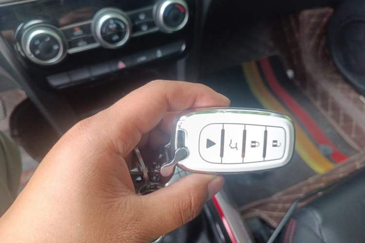 Used Haval H2 2018 Chuanxiang Edition Blue Badge 1.5T Manual Two-Wheel Drive Fashionable Model Vehicle Key