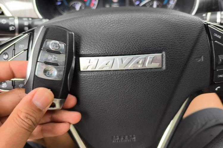 Used Haval H2 2018 Chuanxiang Edition 1.5T Manual Two-Wheel Drive Fashion Model China V Standard Vehicle Key