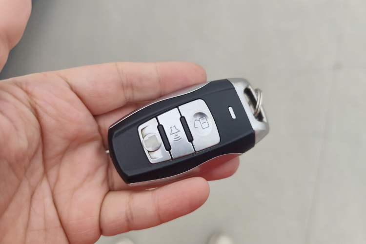 Used Haval H2 2018 Chuanxiang Edition Red Badge 1.5T Dual-Clutch Two-Wheel Drive Fashionable Model Vehicle Key