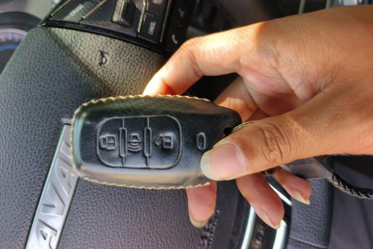 Used Haval H2 2018 1.5T Dual-Clutch Two-Wheel Drive Fashion Model China VI Standard Vehicle Key