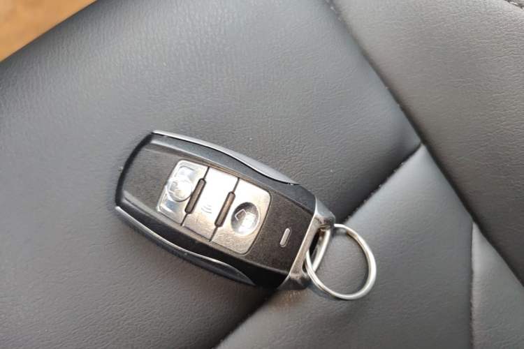 Used Haval H2 2018 Red-Label 1.5T Dual-Clutch Two-Wheel-Drive Luxury Model Vehicle Key