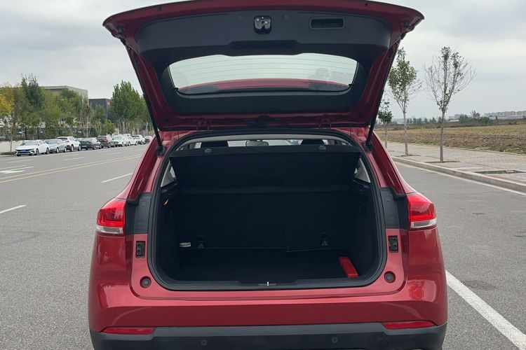 Used Haval H2s 2017 Blue Label 1.5T Dual-Clutch Luxury Model Trunk