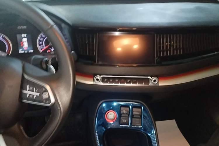 Used Haval H2s 2017 Red-Label 1.5T Dual-Clutch Elite Model Audio And AC Panel