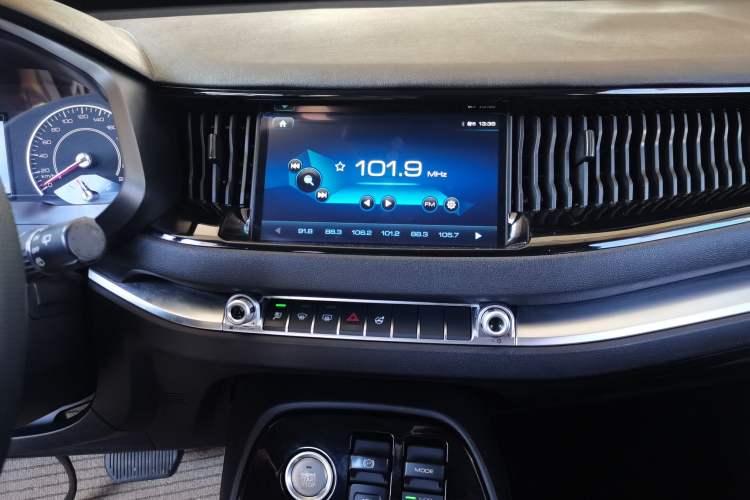 Used Haval H2s 2017 Blue Label 1.5T Dual-Clutch Elite Model Audio And AC Panel
