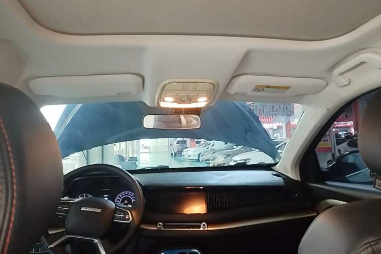 Used Haval H2s 2017 Red-Label 1.5T Dual-Clutch Elite Model Headliner