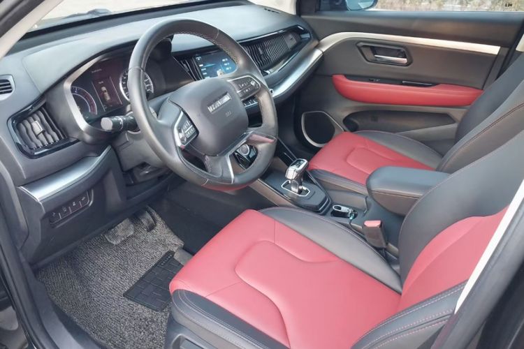 Used Haval H2s 2017 Red-Label 1.5T Dual-Clutch Elite Model Interior 2