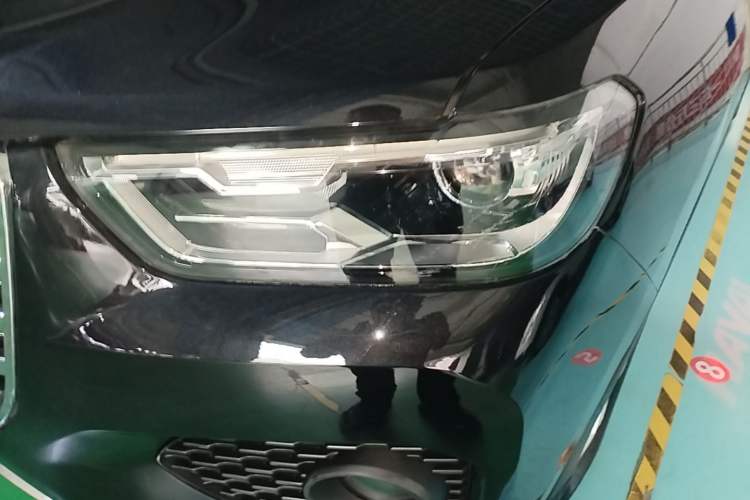 Used Haval H2s 2017 Red-Label 1.5T Dual-Clutch Elite Model Left Front Headlight