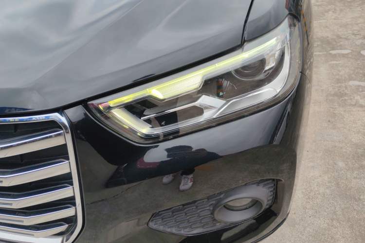 Used Haval H2s 2017 Red Label 1.5T Manual Comfort Model Left Front Headlight