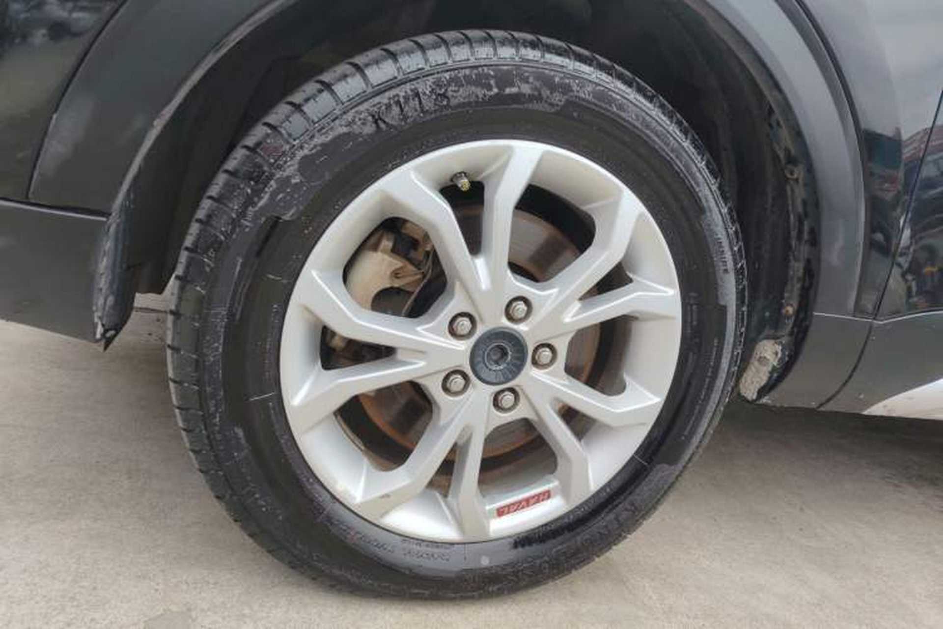 Used Haval H2s 2017 Red Label 1.5T Manual Comfort Model Left Front Wheel Hub