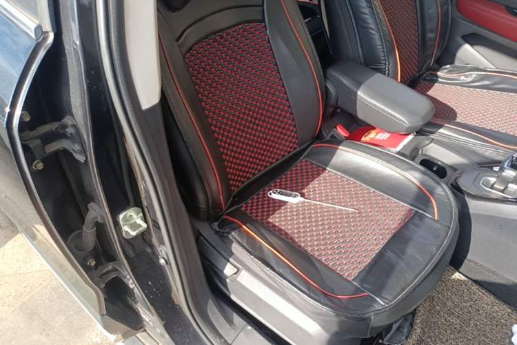 Used Haval H2s 2017 Red-Label 1.5T Dual-Clutch Comfort Model Right Front Seat