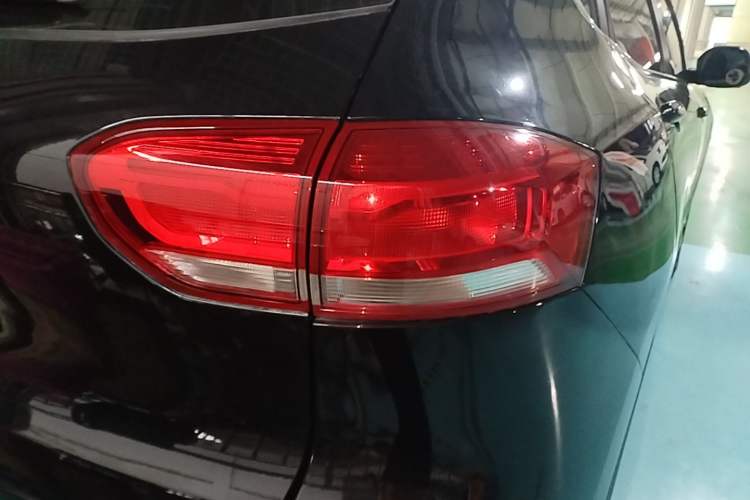 Used Haval H2s 2017 Red-Label 1.5T Dual-Clutch Elite Model Right Rear Taillight