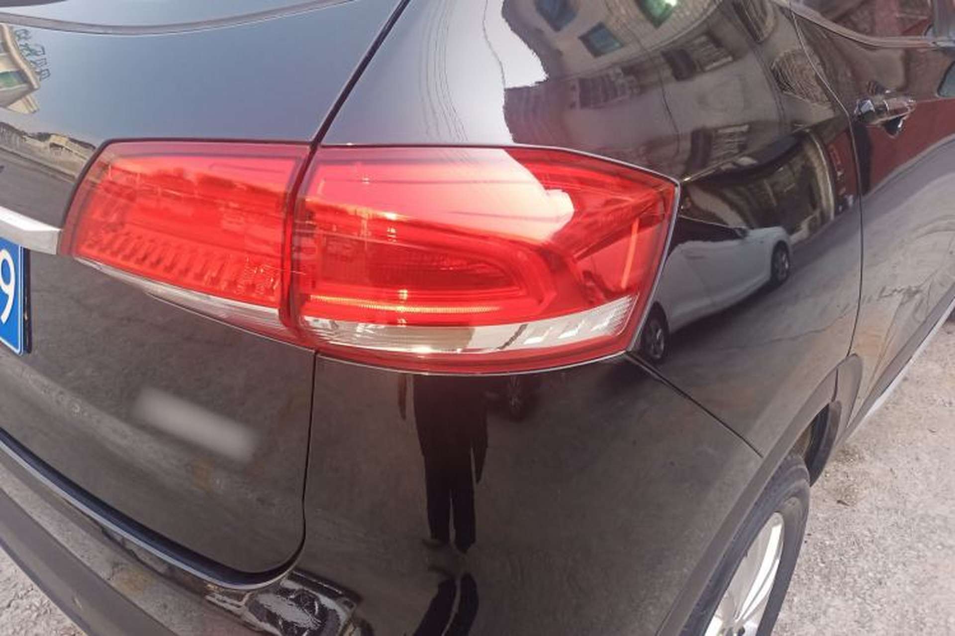 Used Haval H2s 2017 Blue Label 1.5T Dual-Clutch Elite Model Right Rear Taillight