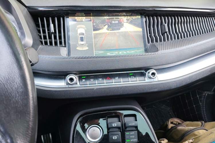 Used Haval H2s 2017 Blue Label 1.5T Dual-Clutch Luxury Model Audio And AC Panel