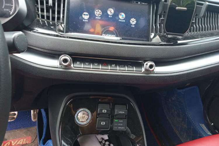 Used Haval H2s 2017 Red-Label 1.5T Dual-Clutch Luxury Model Audio And AC Panel