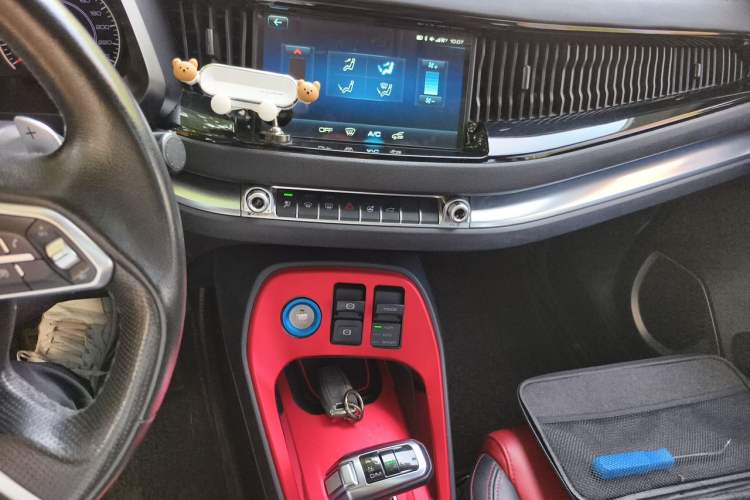 Used Haval H2s 2017 Red-Label 1.5T Dual-Clutch Elite Model Audio And AC Panel