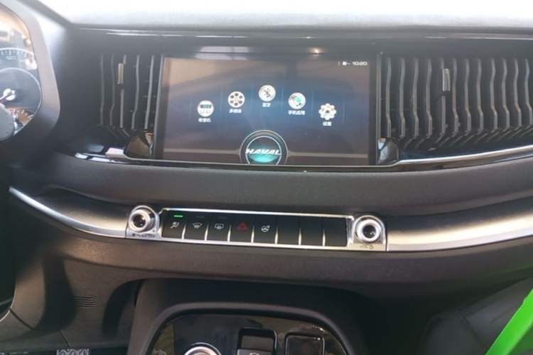 Used Haval H2s 2017 Blue Label 1.5T Manual Elite Model Audio And AC Panel