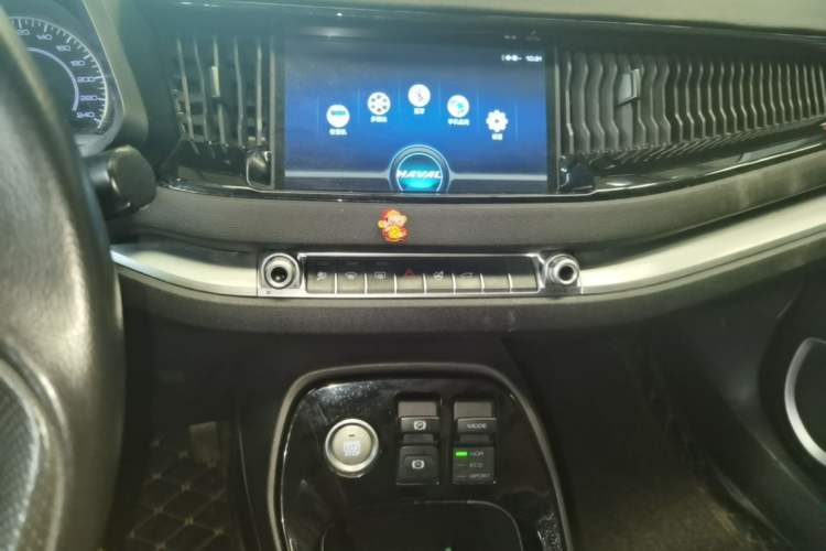 Used Haval H2s 2017 Red-Label 1.5T Dual-Clutch Comfort Model Audio And AC Panel