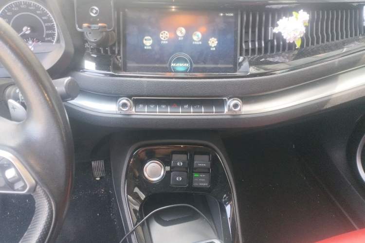 Used Haval H2s 2017 Red-Label 1.5T Dual-Clutch Elite Model Audio And AC Panel