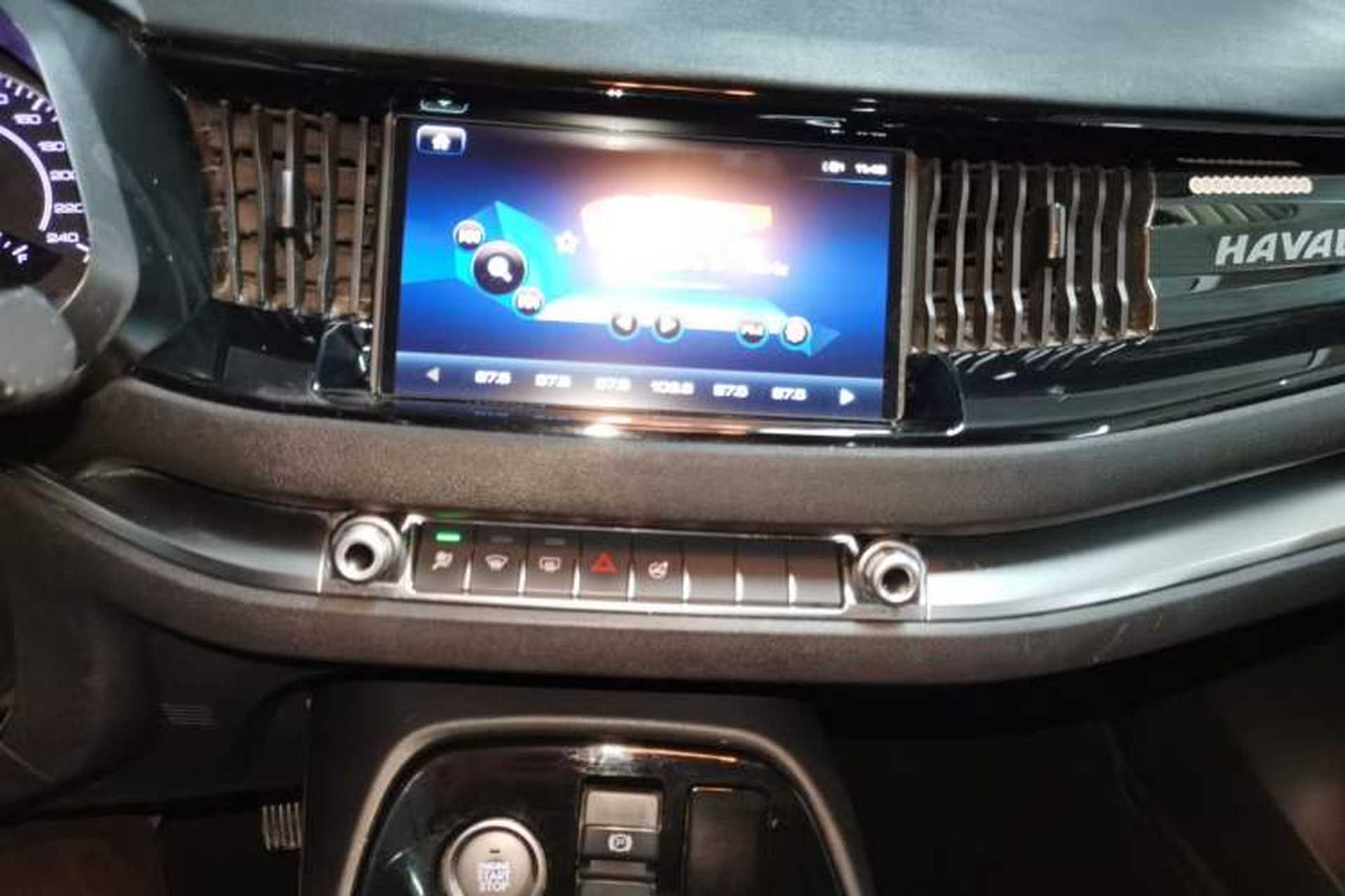 Used Haval H2s 2017 Blue Label 1.5T Manual Elite Model Audio And AC Panel