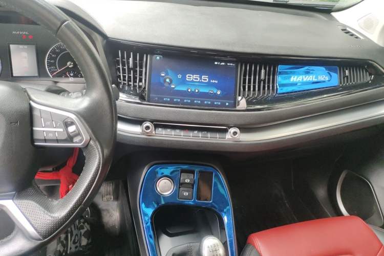 Used Haval H2s 2017 Red Label 1.5T Manual Comfort Model Audio And AC Panel