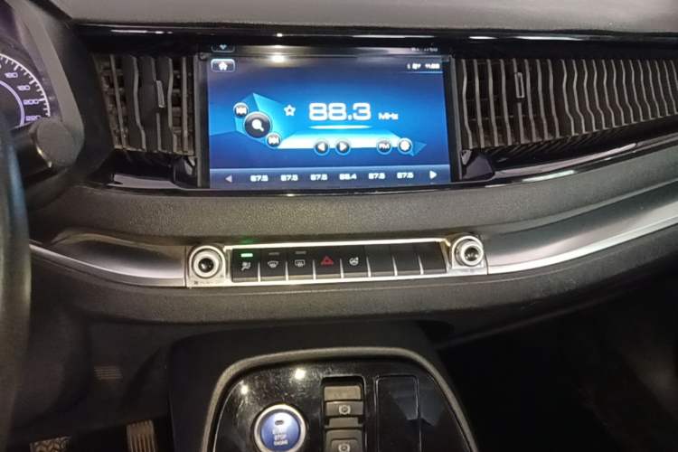 Used Haval H2s 2017 Blue Label 1.5T Manual Elite Model Audio And AC Panel