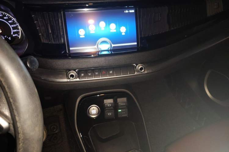 Used Haval H2s 2017 Blue Label 1.5T Dual-Clutch Comfort Model Audio And AC Panel