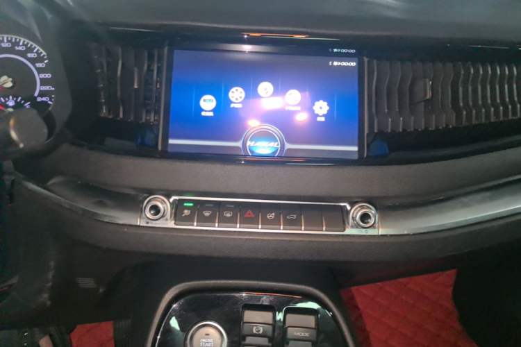 Used Haval H2s 2017 Red-Label 1.5T Dual-Clutch Elite Model Audio And AC Panel